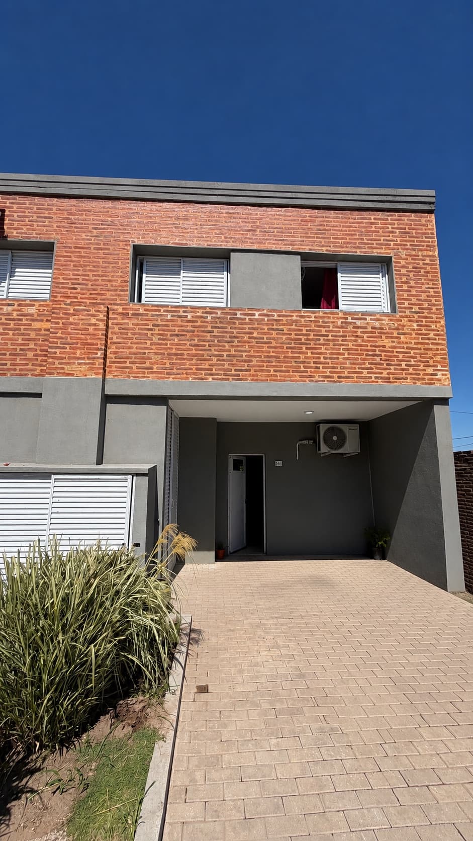 🏡 Venta de dúplex en complejo cerrado 📍 Ubicado sobre Av. Zanni al 2550